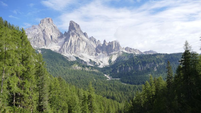 immagiine delle Dolomiti, alpi italiane